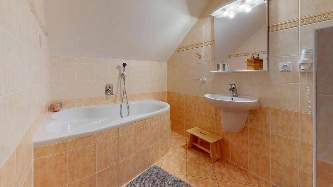 Penzion Patrik Mikulcin Vrch Vapenice Bagian luar foto